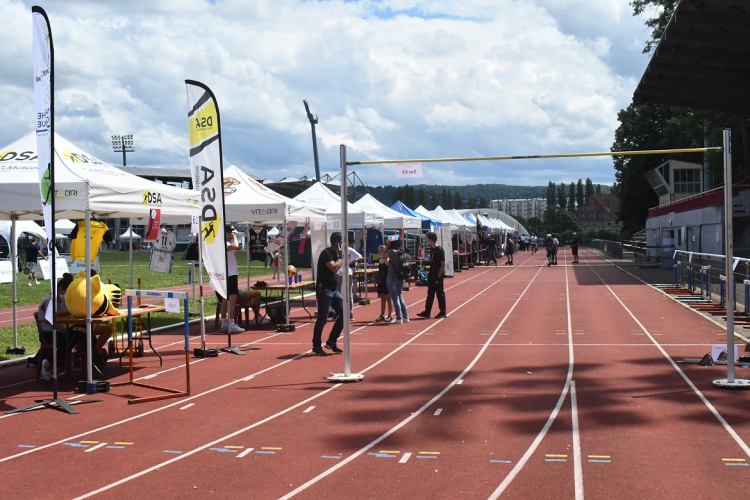 Besançon : Journée Olympique au stade Léo Lagrange
