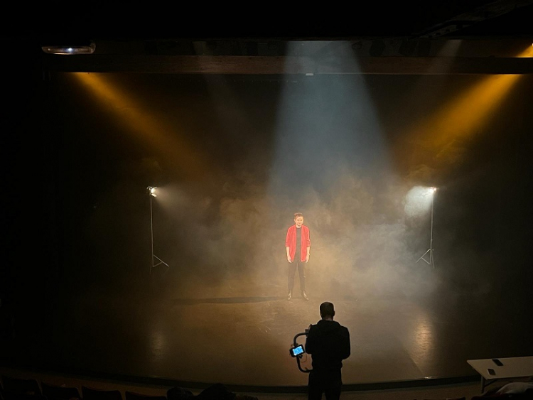 Musique : la slameuse Chloé M. se fixe de nouveaux objectifs artistiques