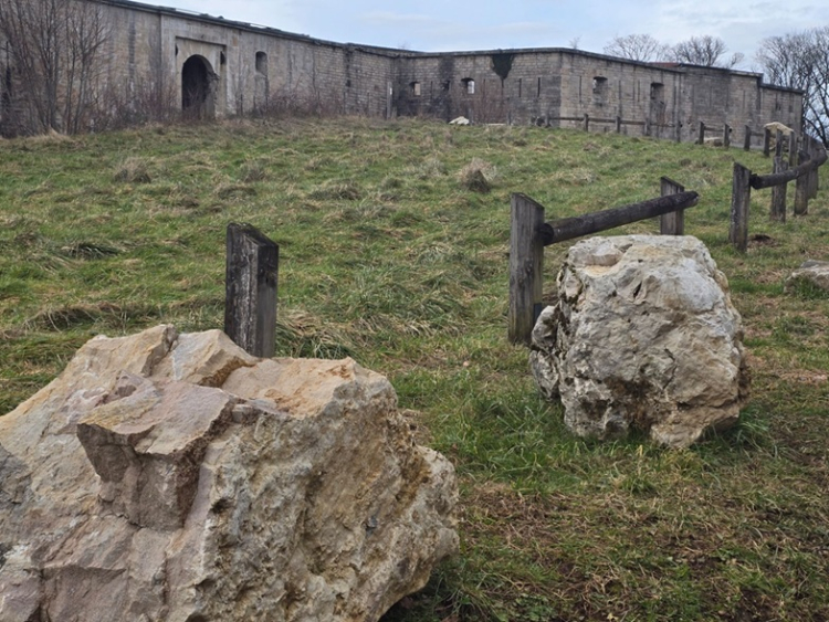Besançon : les habitants de Chaudanne en colère. L’installation de blocs de pierre ne passe pas